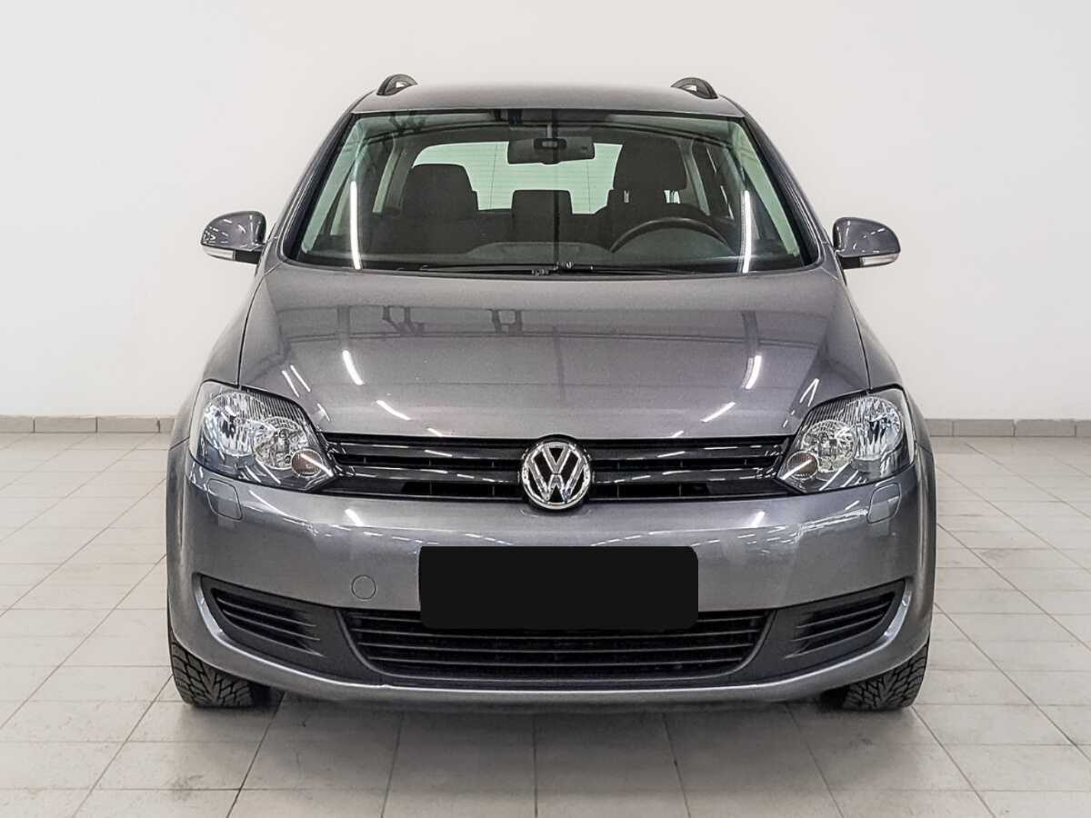 Volkswagen Golf Plus с пробегом — 2012 год. Фото: #1