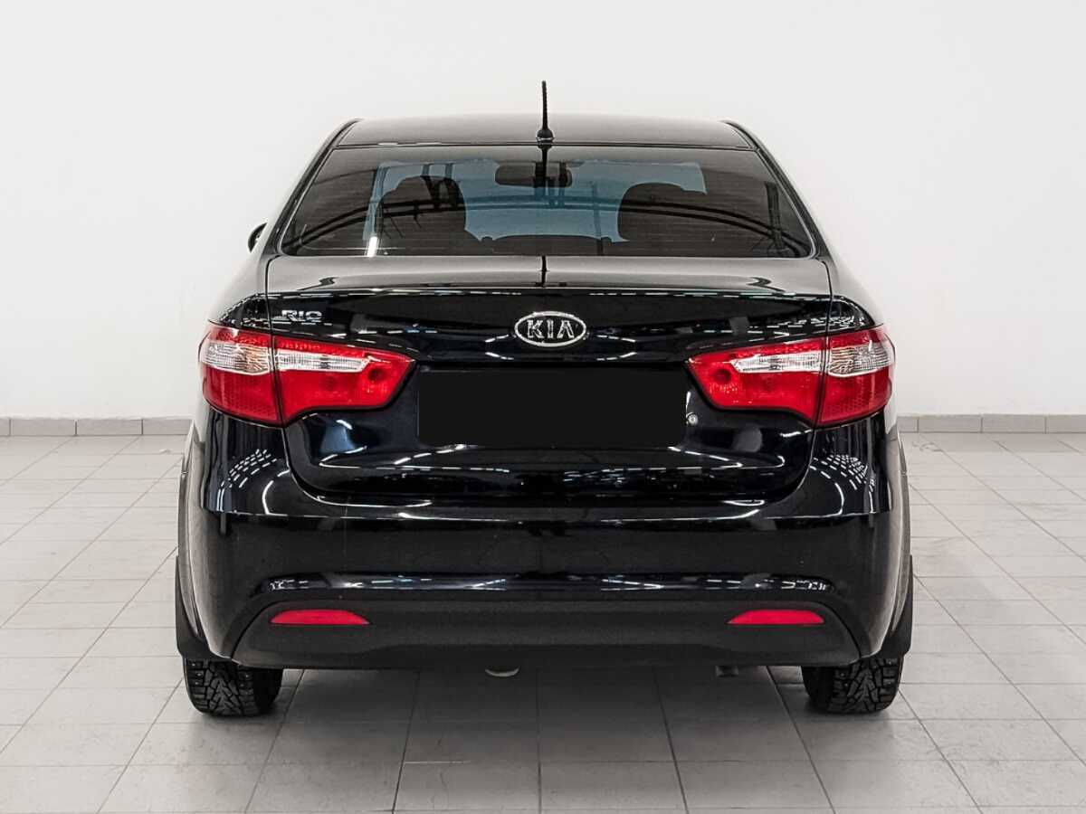 Kia Rio с пробегом — 2012 год. Фото: #5