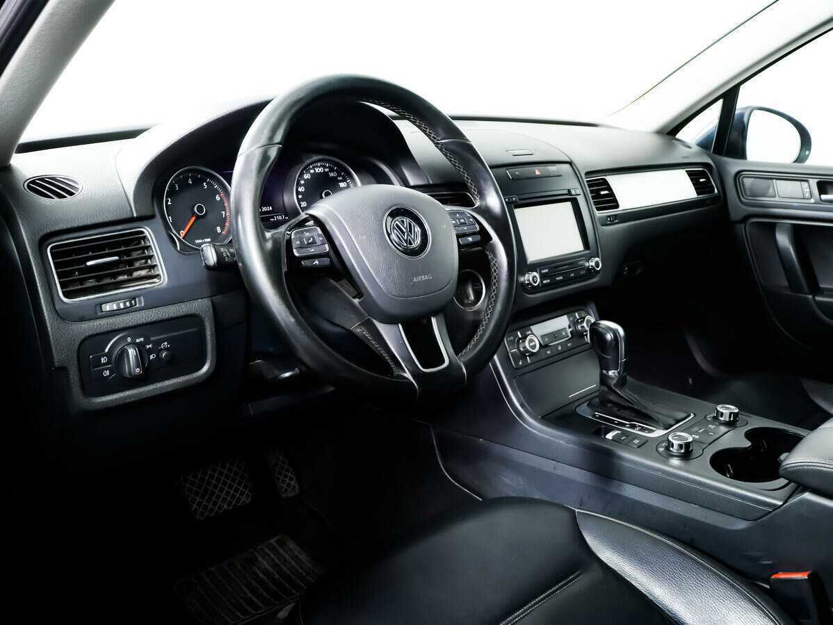 Volkswagen Touareg с пробегом — 2013 год. Фото: #12