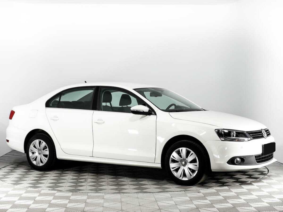 Volkswagen Jetta с пробегом — 2012 год. Фото: #2