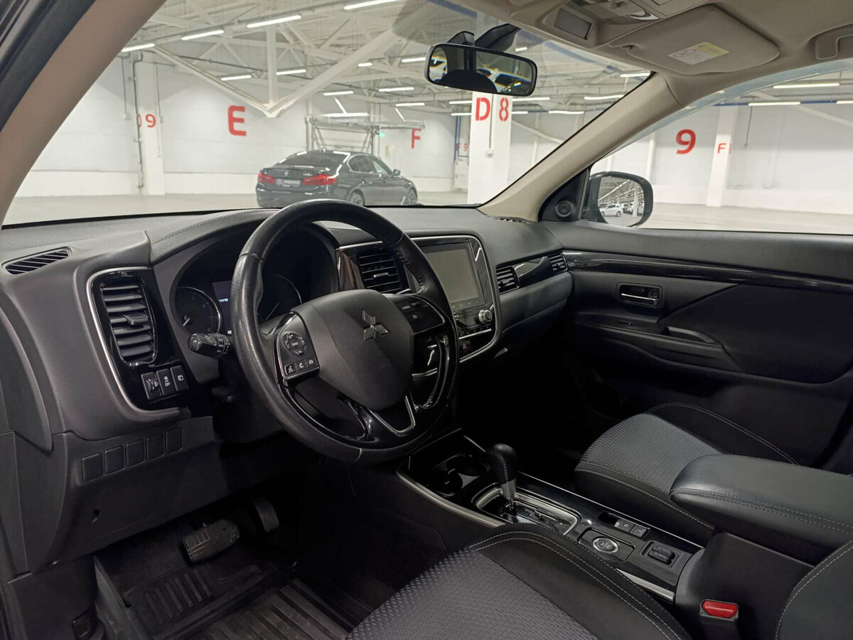 Mitsubishi Outlander с пробегом — 2021 год. Фото: #15
