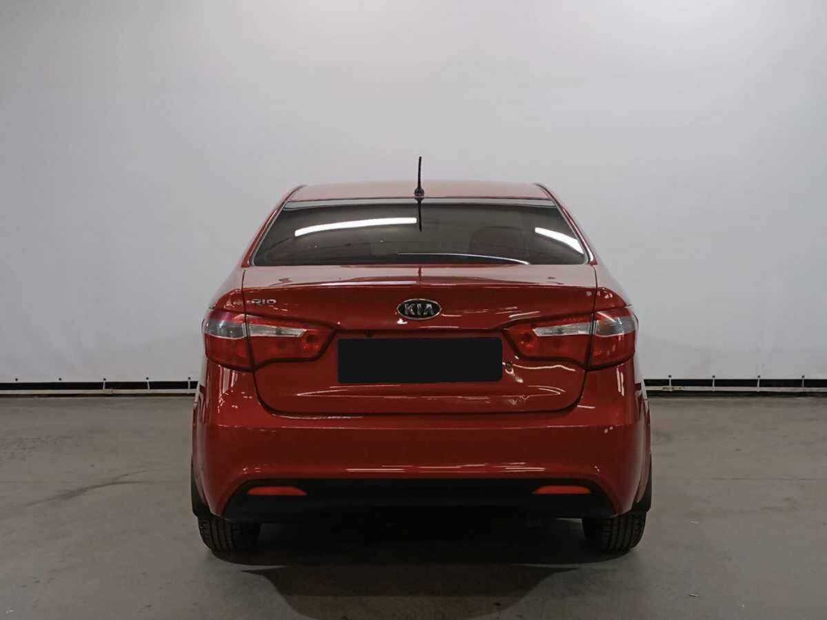 Kia Rio с пробегом — 2012 год. Фото: #5