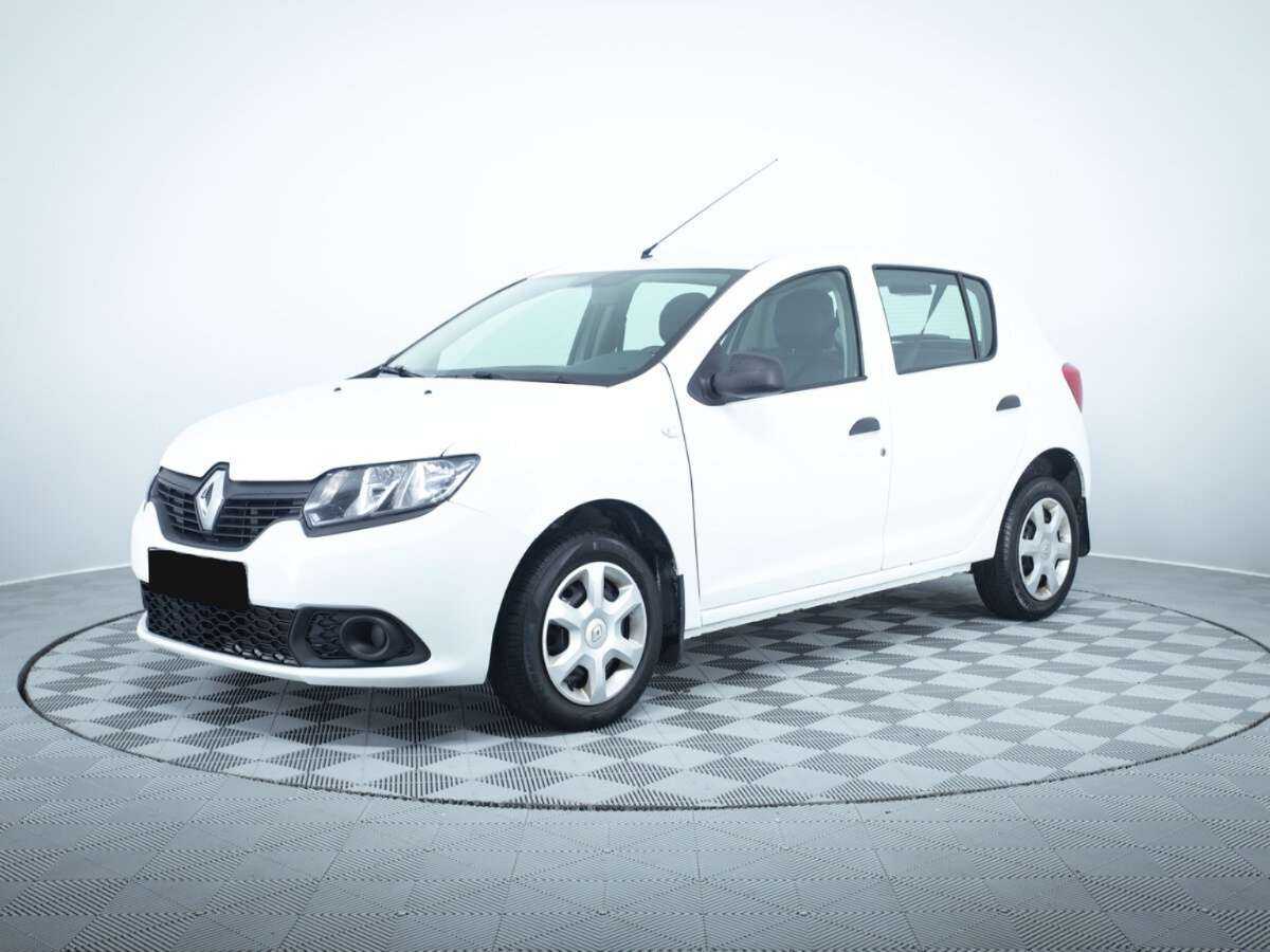 Renault Sandero с пробегом — 2017 год. Посмотреть фото