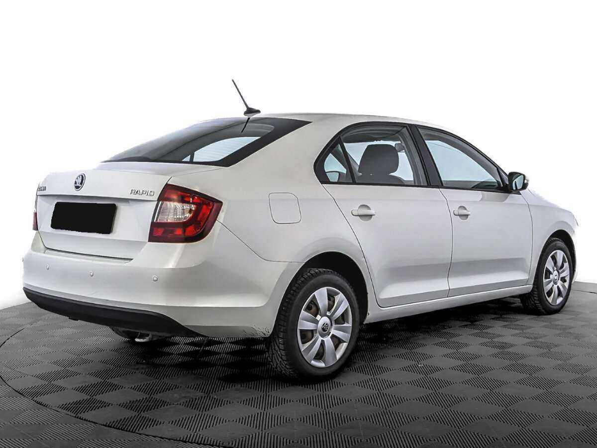 Skoda Rapid с пробегом — 2018 год. Фото: #4