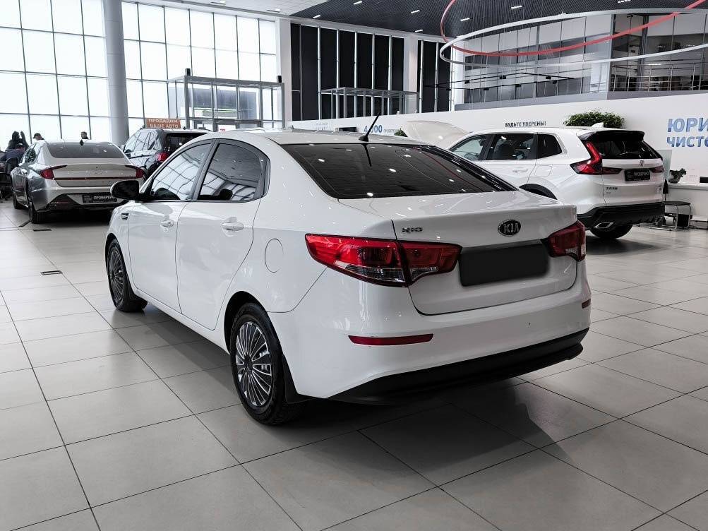 Kia Rio с пробегом — 2016 год. Фото: #6