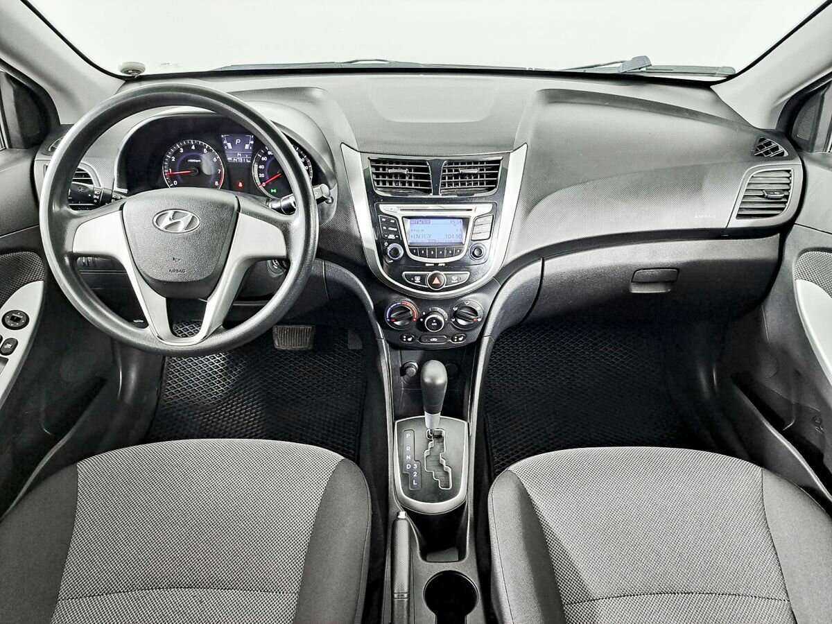 Hyundai Solaris с пробегом — 2013 год. Фото: #13