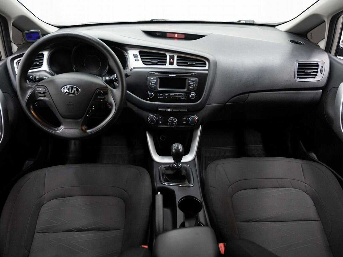 Kia Ceed с пробегом — 2013 год. Фото: #12