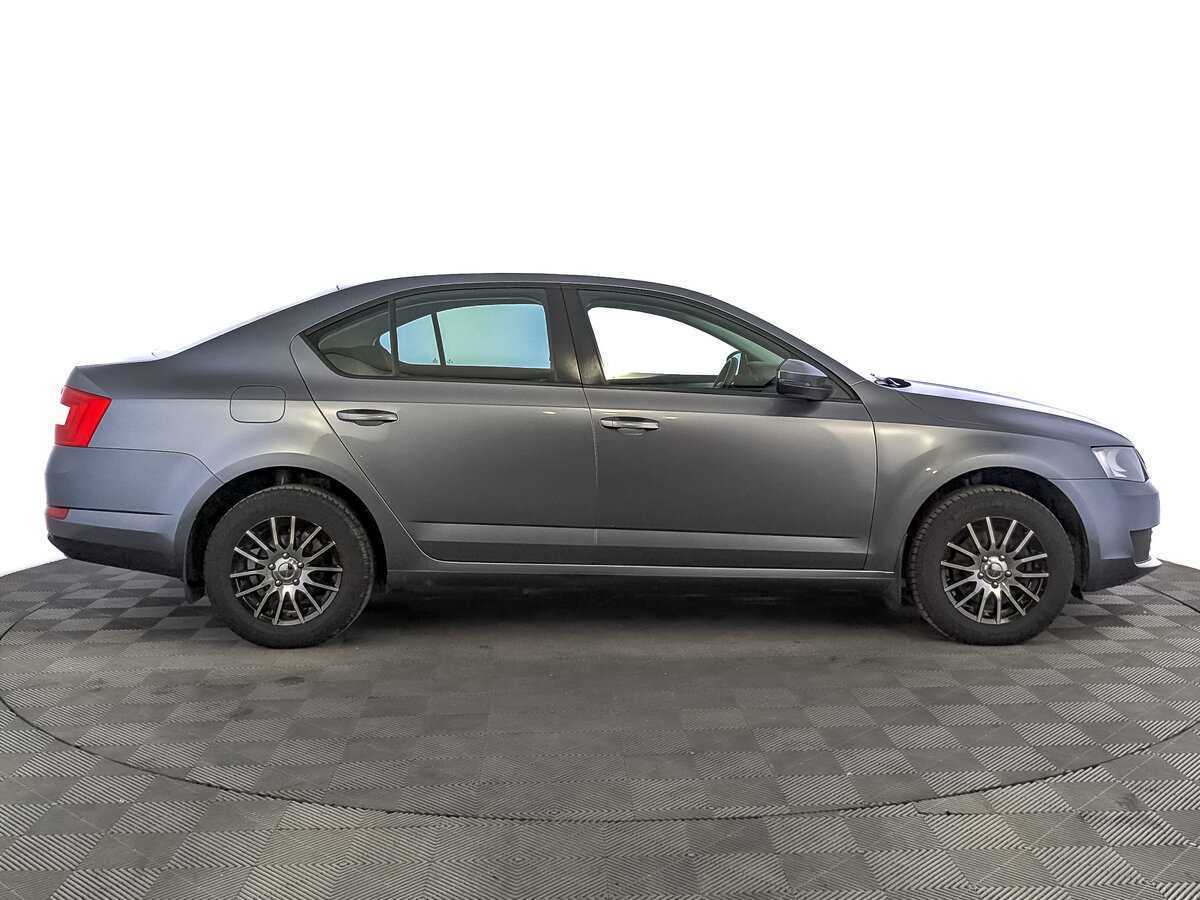 Skoda Octavia с пробегом — 2015 год. Фото: #3