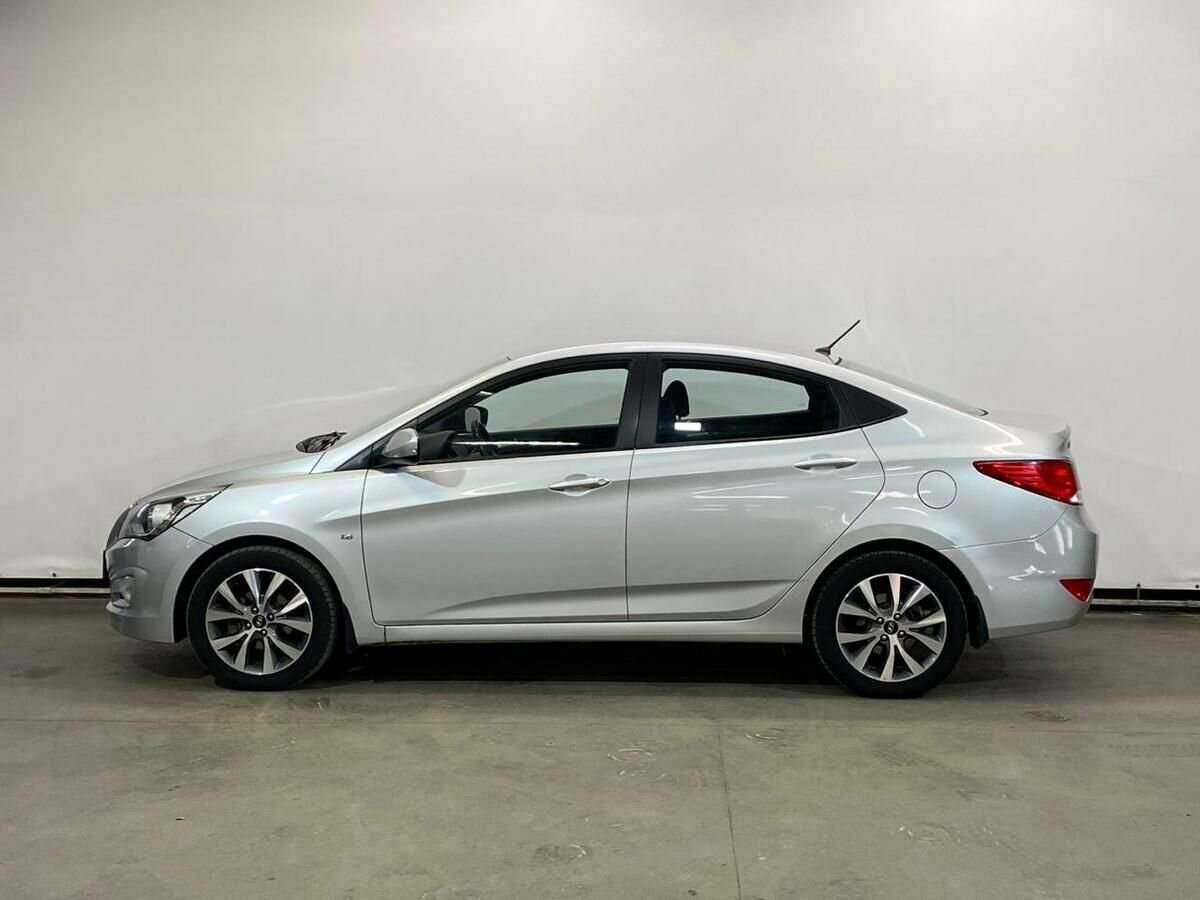 Hyundai Solaris с пробегом — 2015 год. Фото: #7