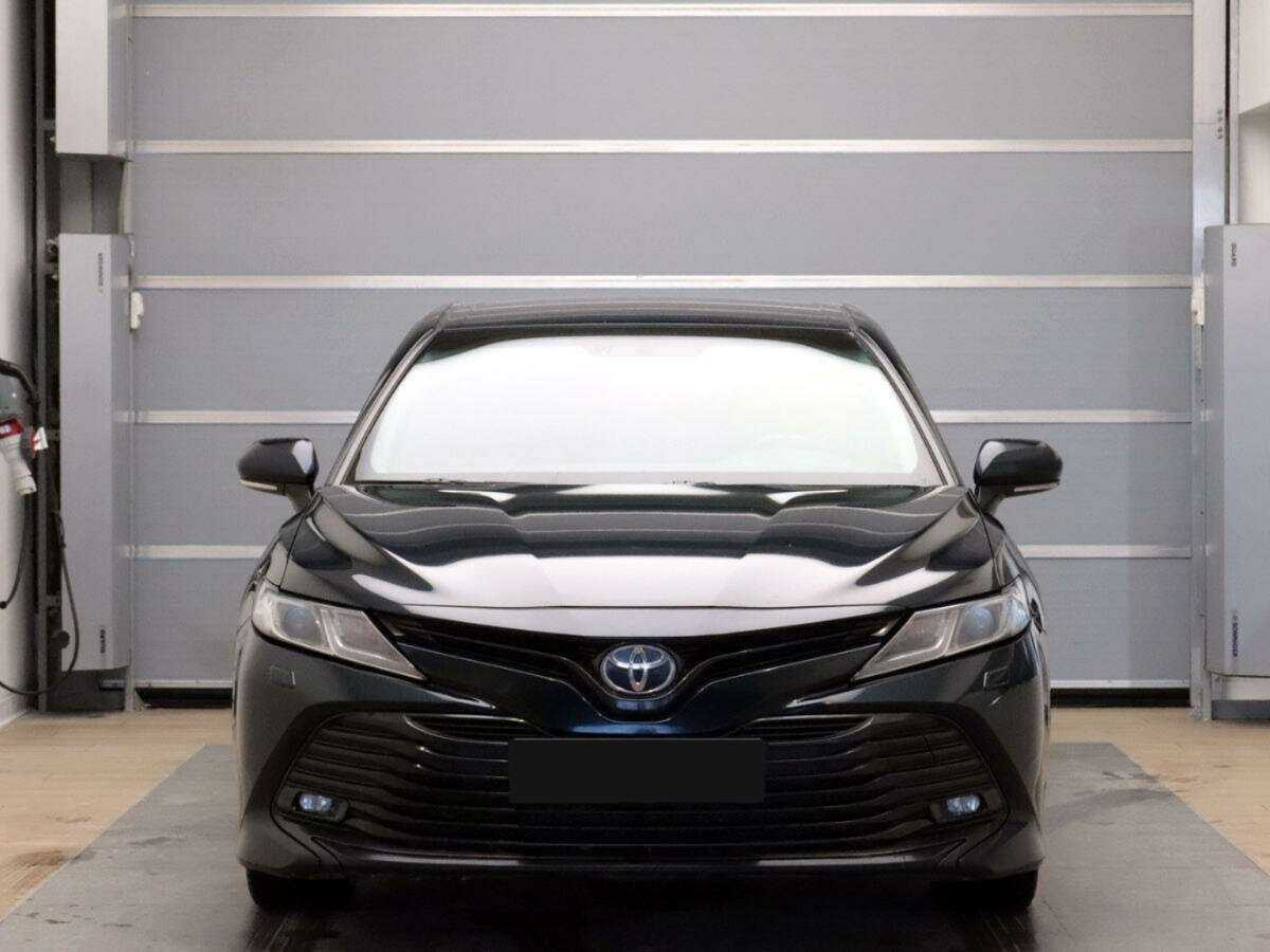 Toyota Camry с пробегом — 2019 год. Фото: #1