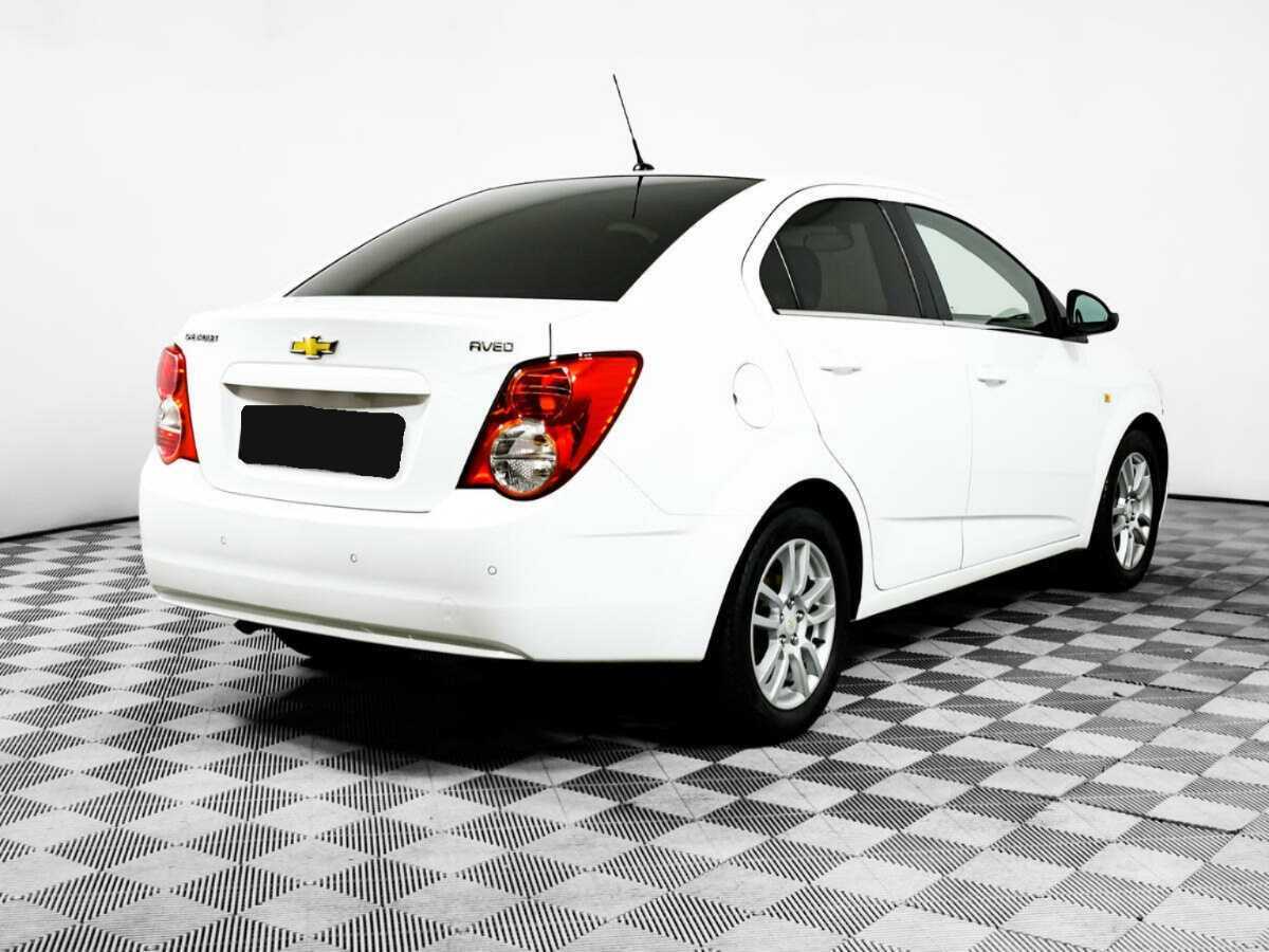 Chevrolet Aveo с пробегом — 2014 год. Фото: #4