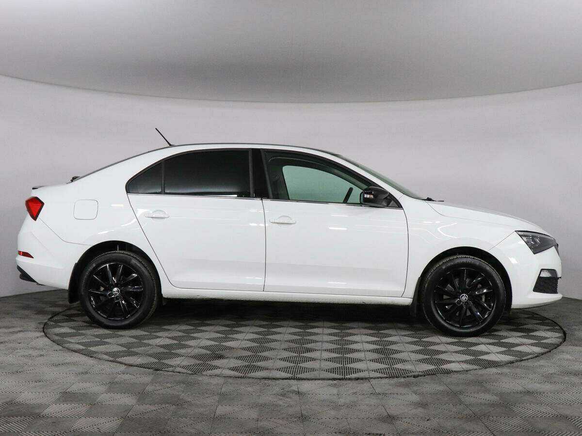 Skoda Rapid с пробегом — 2021 год. Фото: #3