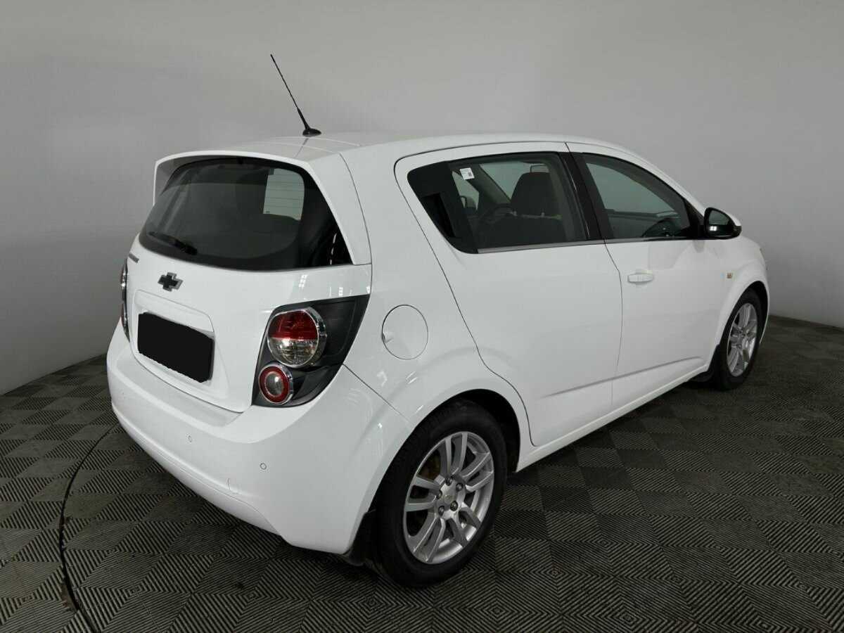 Chevrolet Aveo с пробегом — 2014 год. Фото: #4