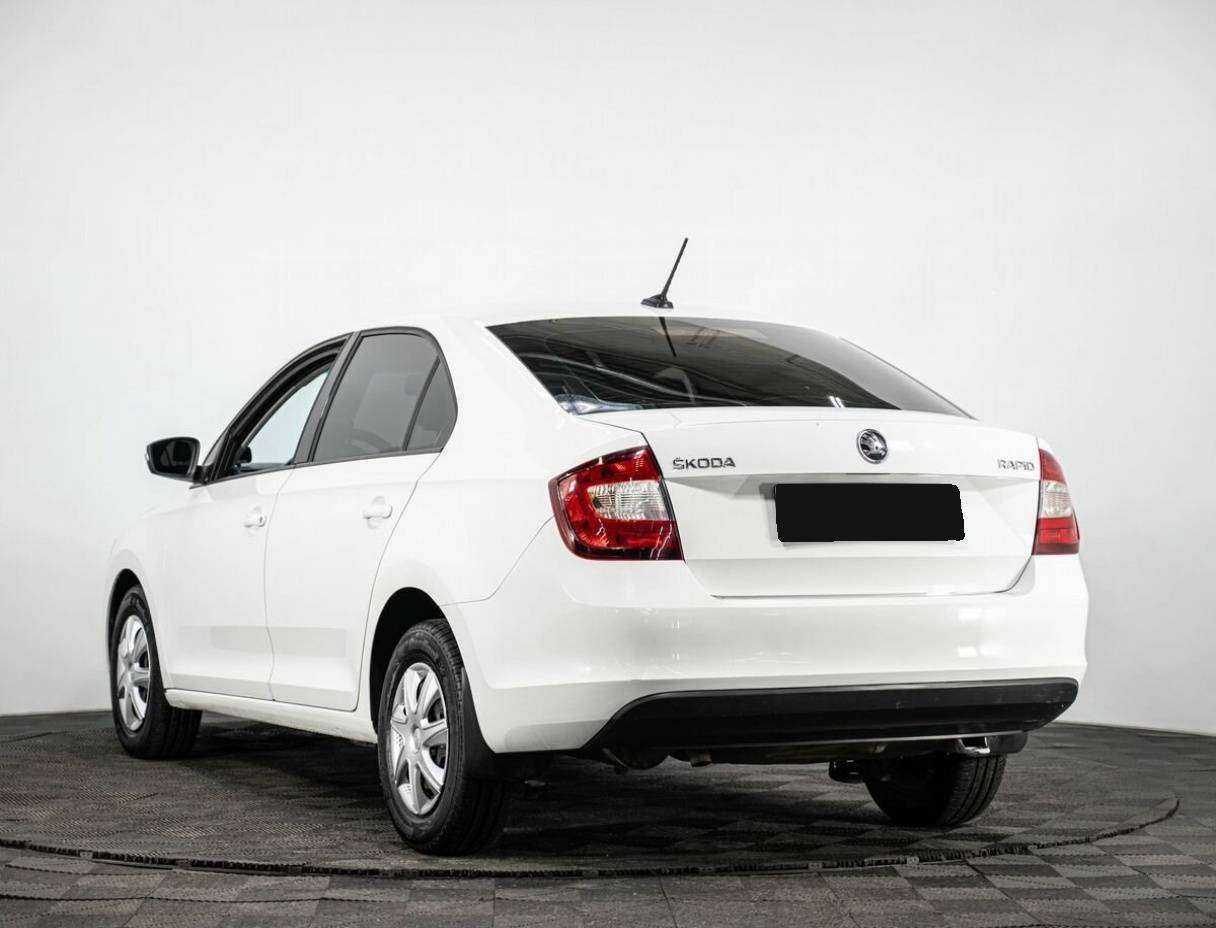 Skoda Rapid с пробегом — 2017 год. Фото: #3