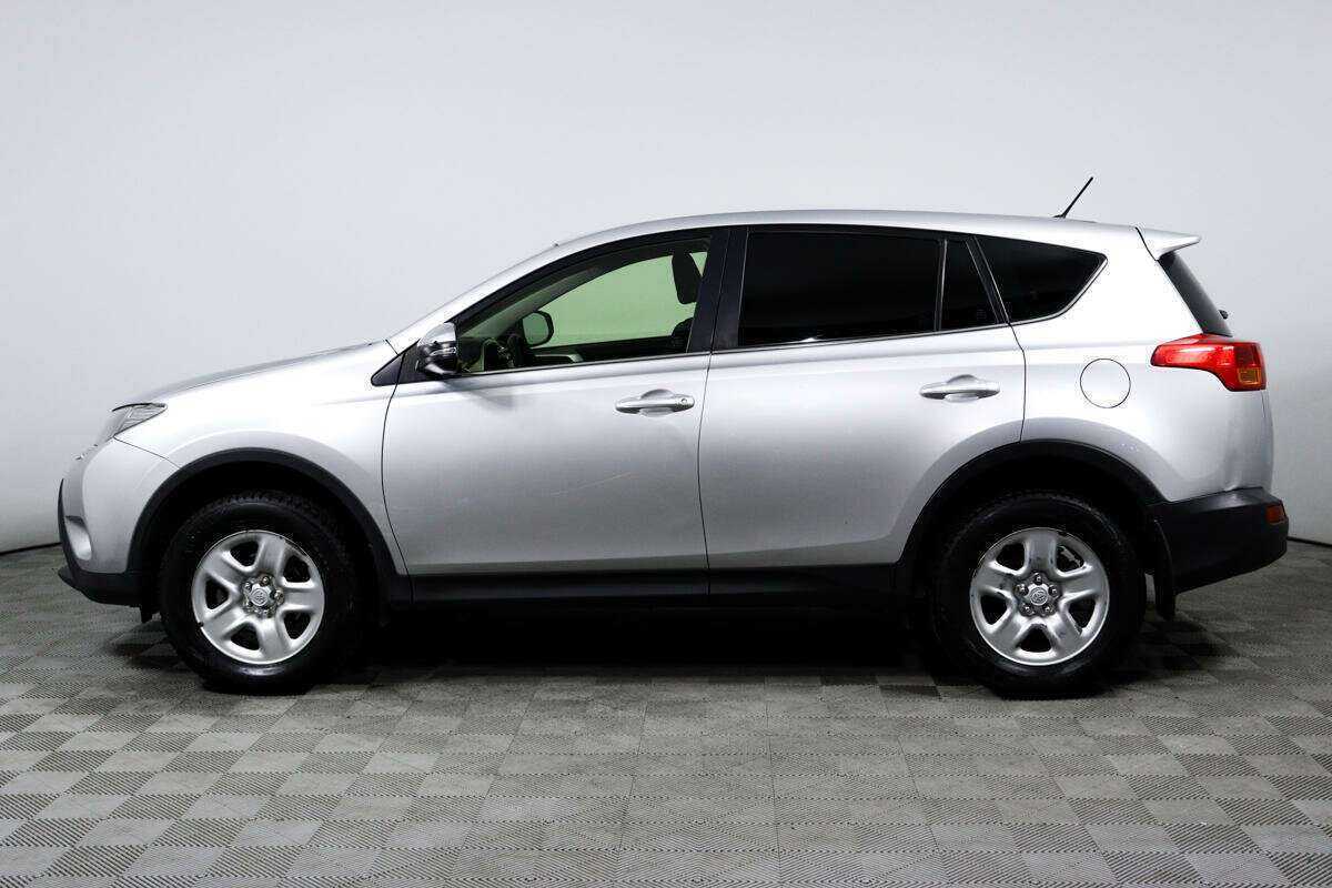 Toyota RAV4 с пробегом — 2015 год. Фото: #6