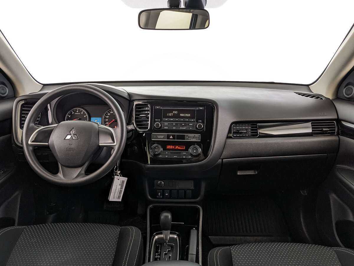 Mitsubishi Outlander с пробегом — 2019 год. Фото: #9