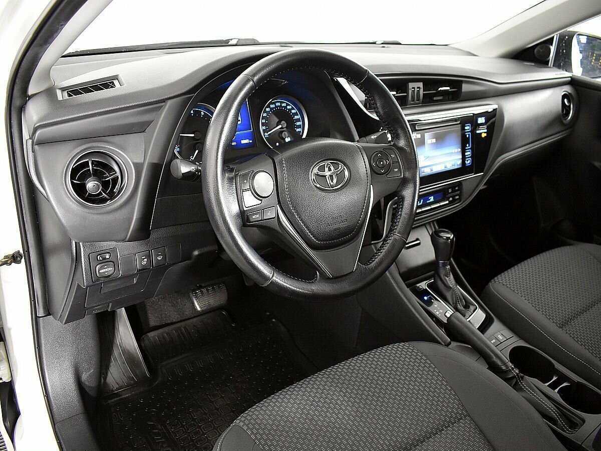 Toyota Corolla с пробегом — 2017 год. Фото: #6