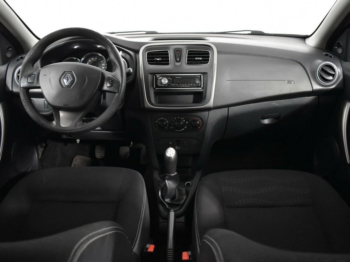 Renault Logan с пробегом — 2014 год. Фото: #9