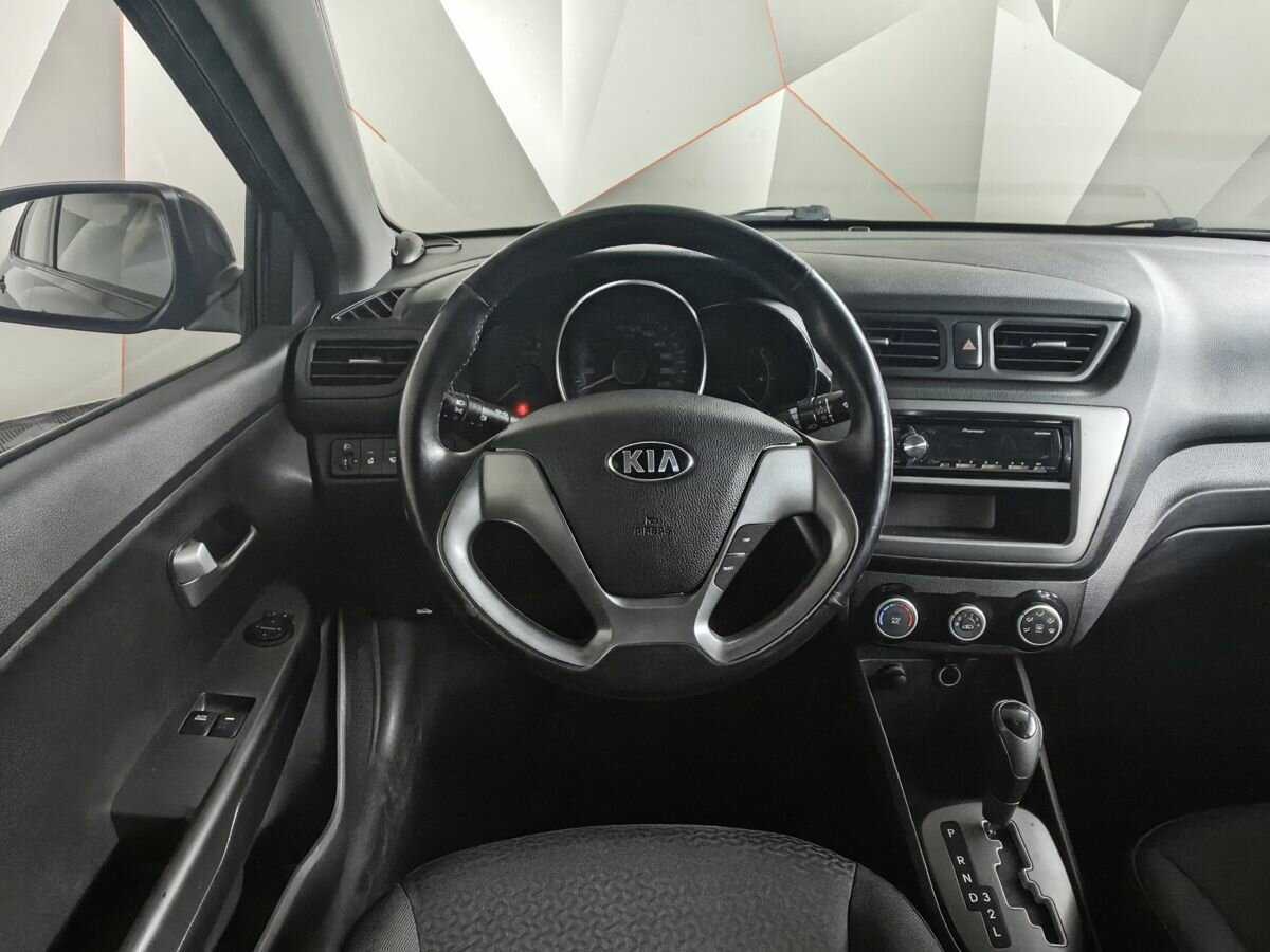 Kia Rio с пробегом — 2015 год. Фото: #14