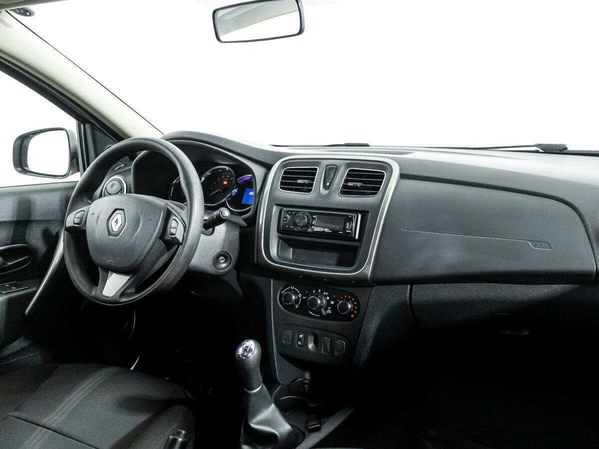 Renault Sandero с пробегом — 2018 год. Фото: #8