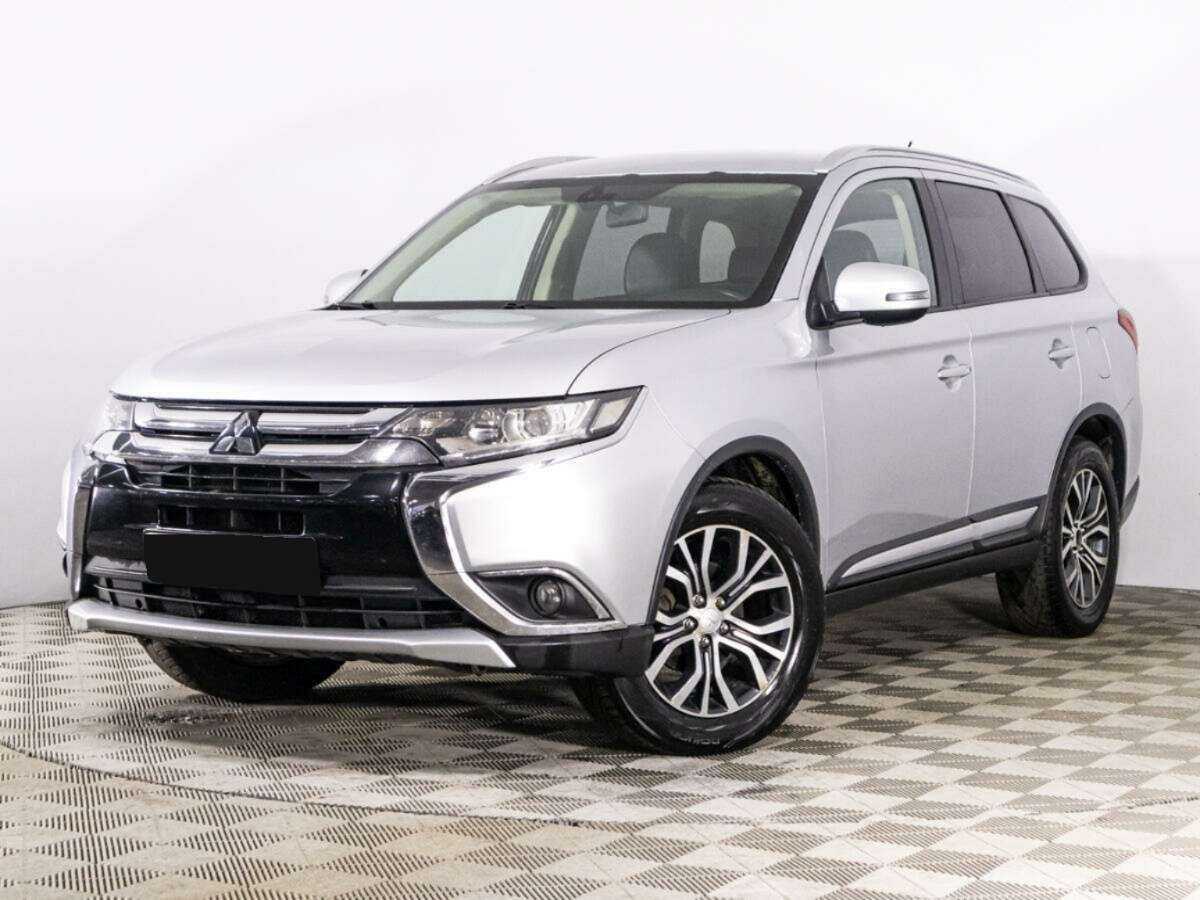 Mitsubishi Outlander с пробегом — 2015 год. Посмотреть фото