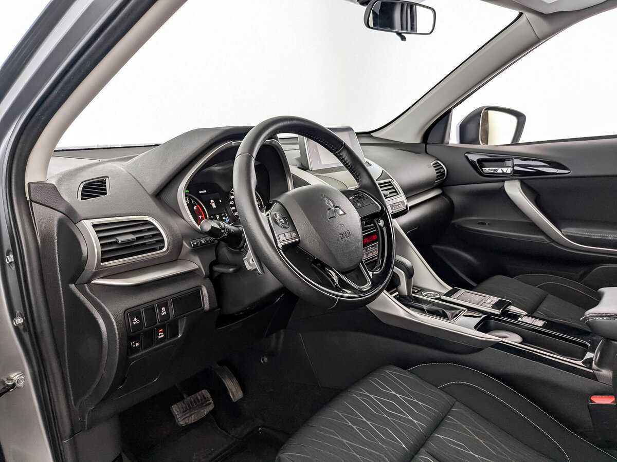 Mitsubishi Eclipse Cross с пробегом — 2019 год. Фото: #15