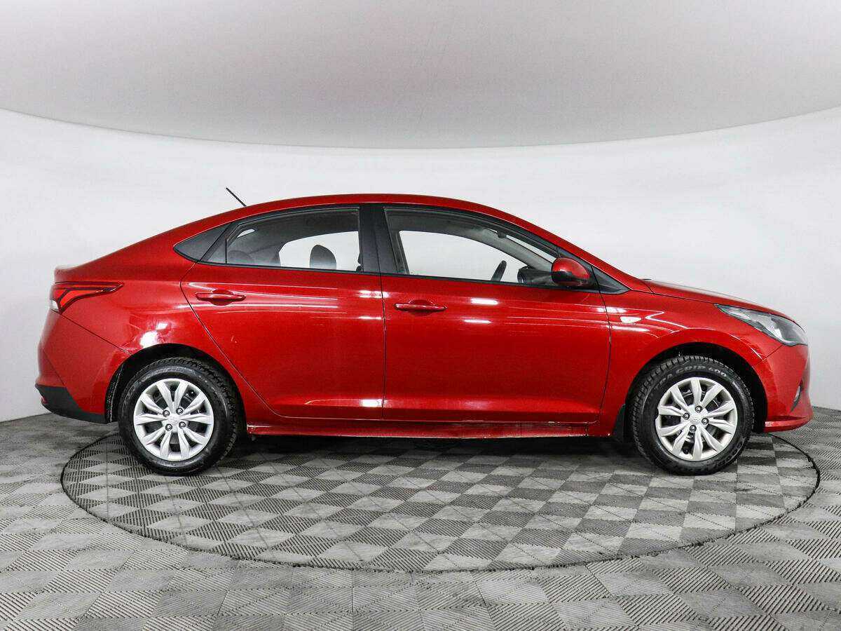 Hyundai Solaris с пробегом — 2021 год. Фото: #3