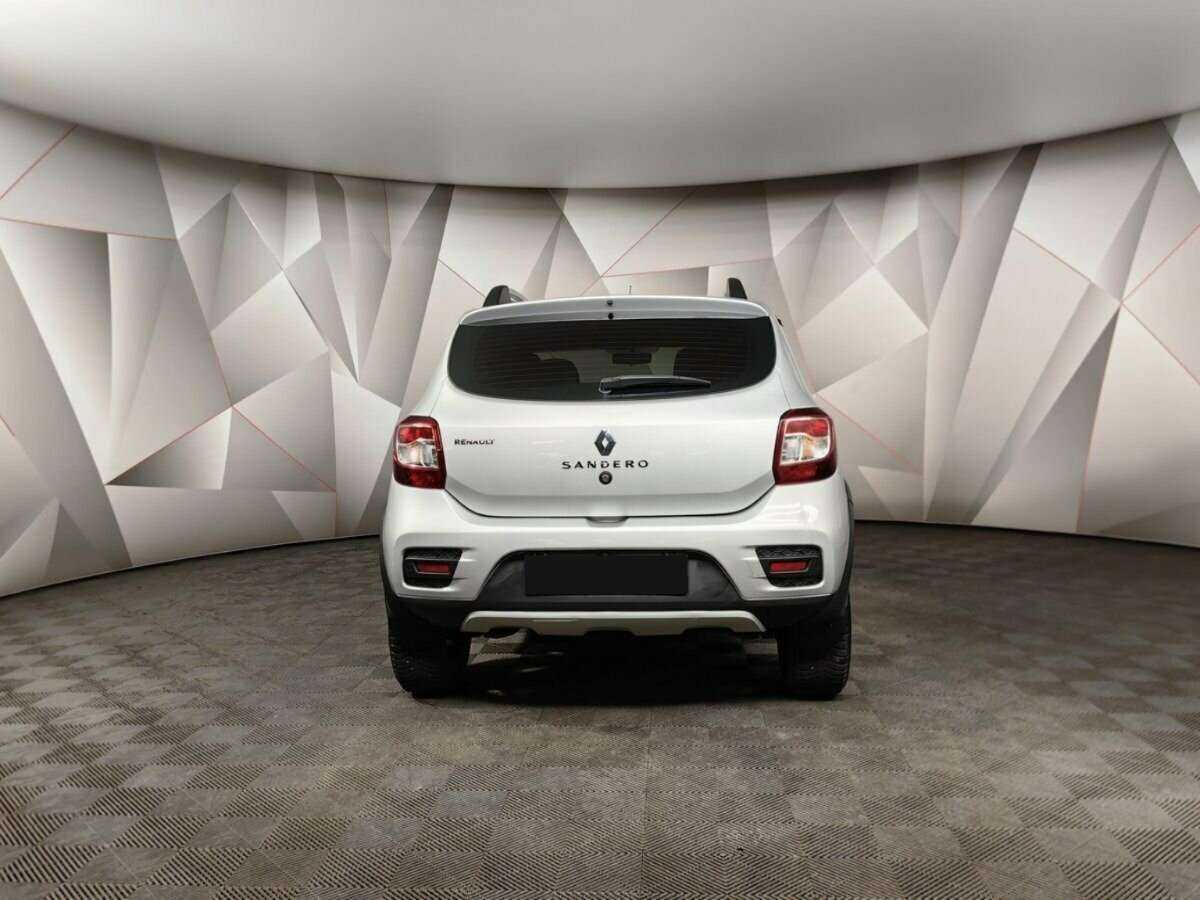 Renault Sandero с пробегом — 2017 год. Фото: #7