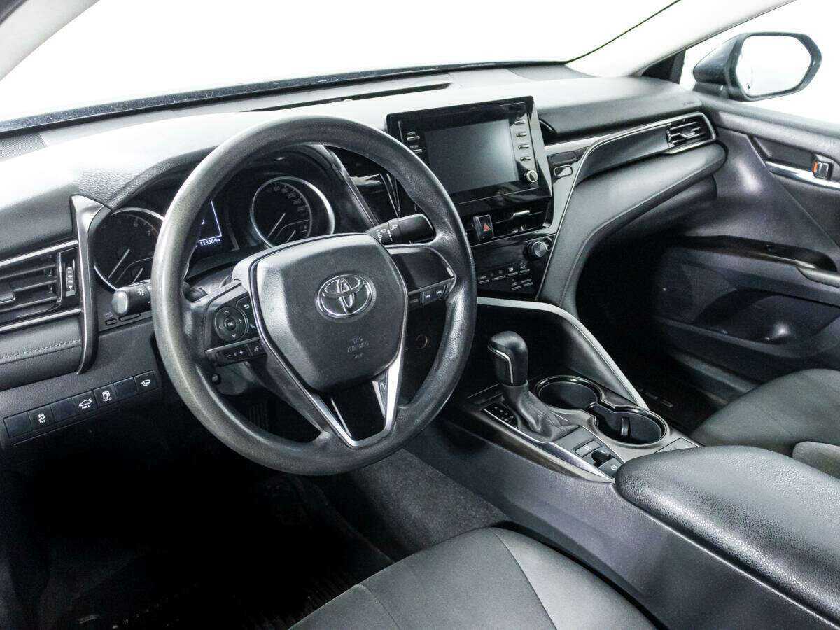 Toyota Camry с пробегом — 2021 год. Фото: #10