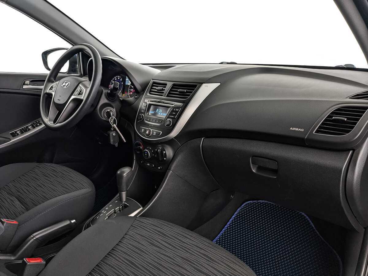 Hyundai Solaris с пробегом — 2015 год. Фото: #8