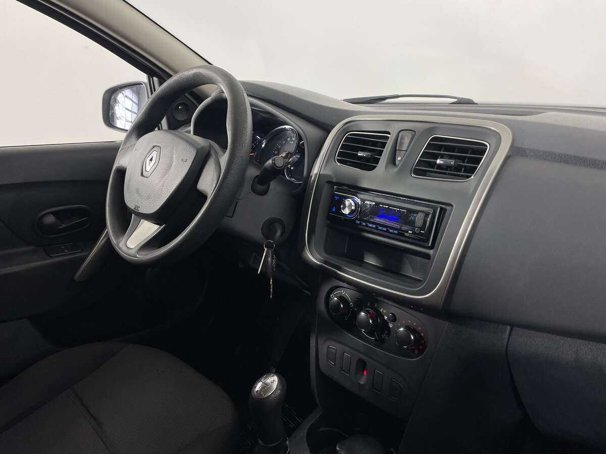 Renault Logan с пробегом — 2014 год. Фото: #14