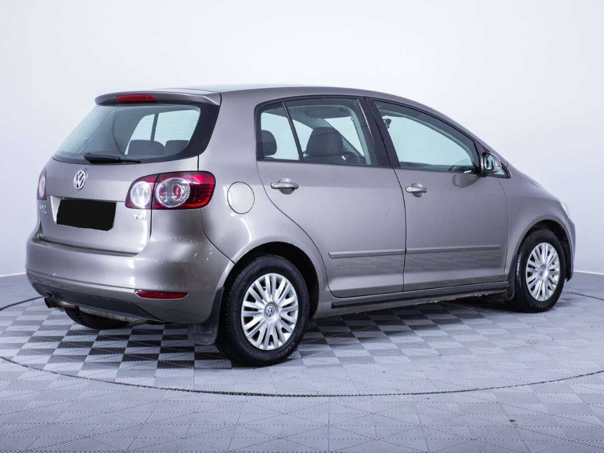 Volkswagen Golf Plus с пробегом — 2012 год. Фото: #4