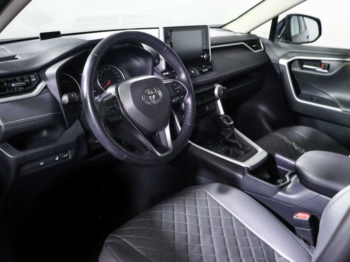 Toyota RAV4 с пробегом — 2019 год. Фото: #11