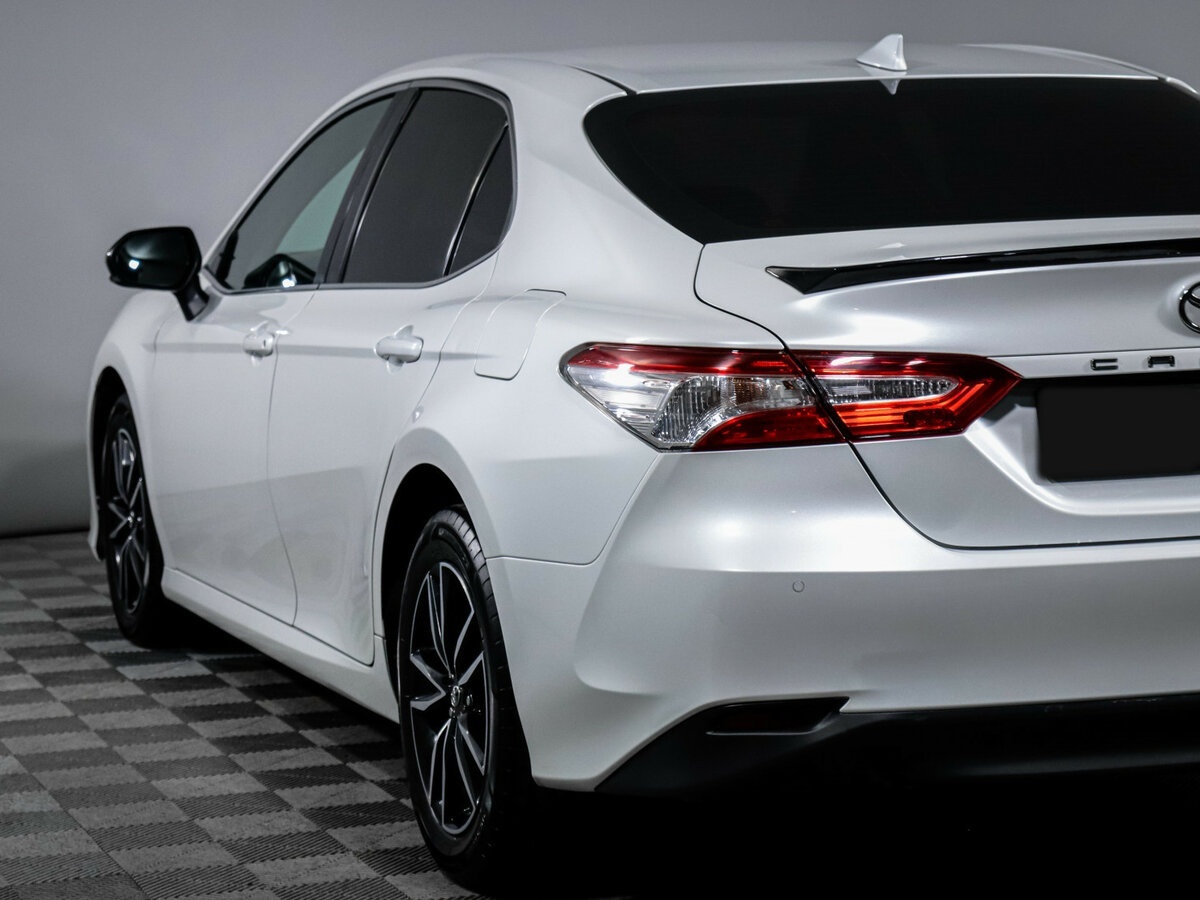 Toyota Camry с пробегом — 2020 год. Фото: #14