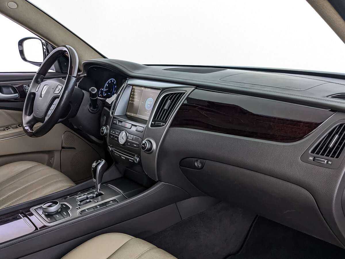 Hyundai Equus с пробегом — 2012 год. Фото: #8