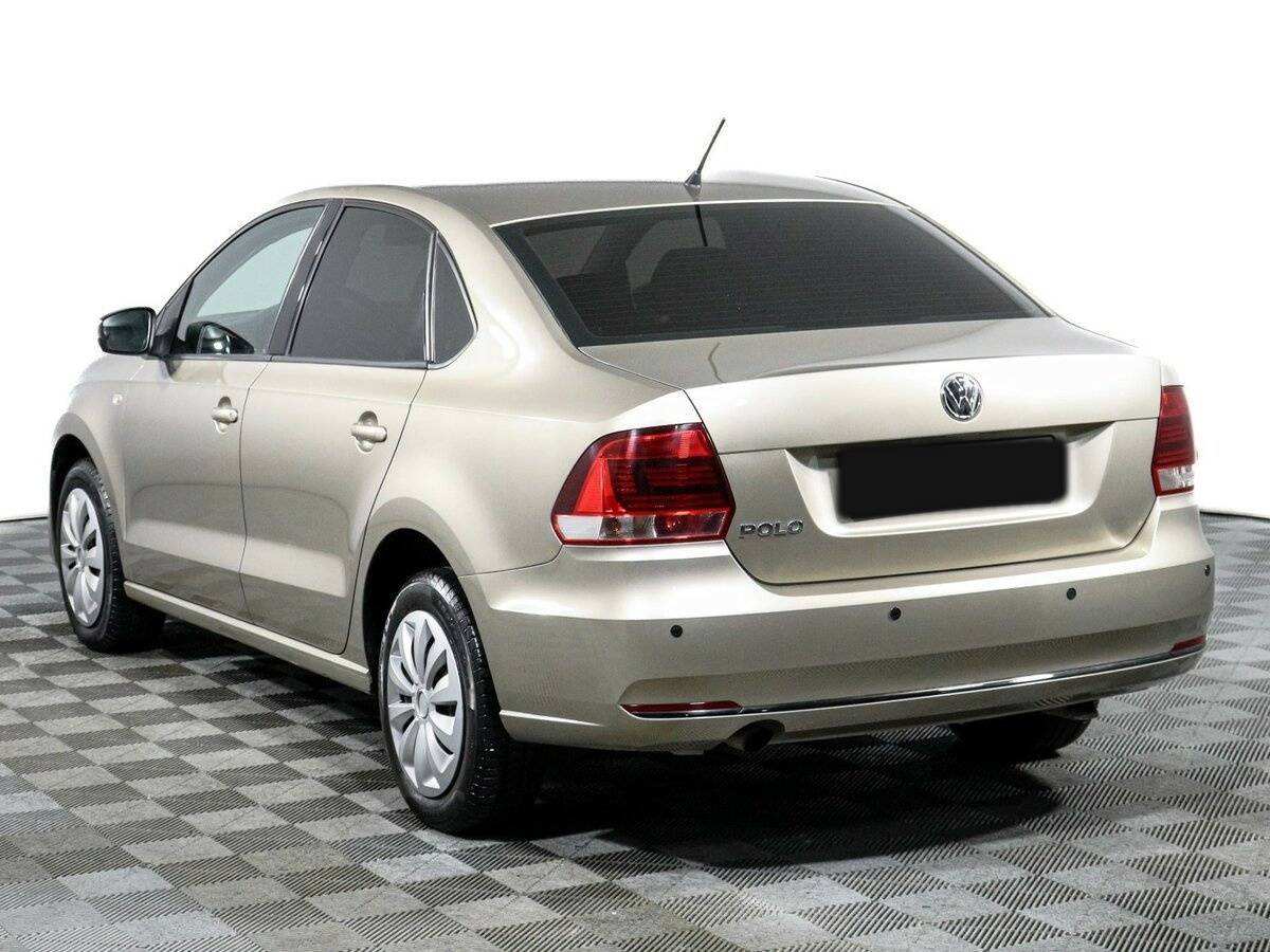 Volkswagen Polo с пробегом — 2016 год. Фото: #6