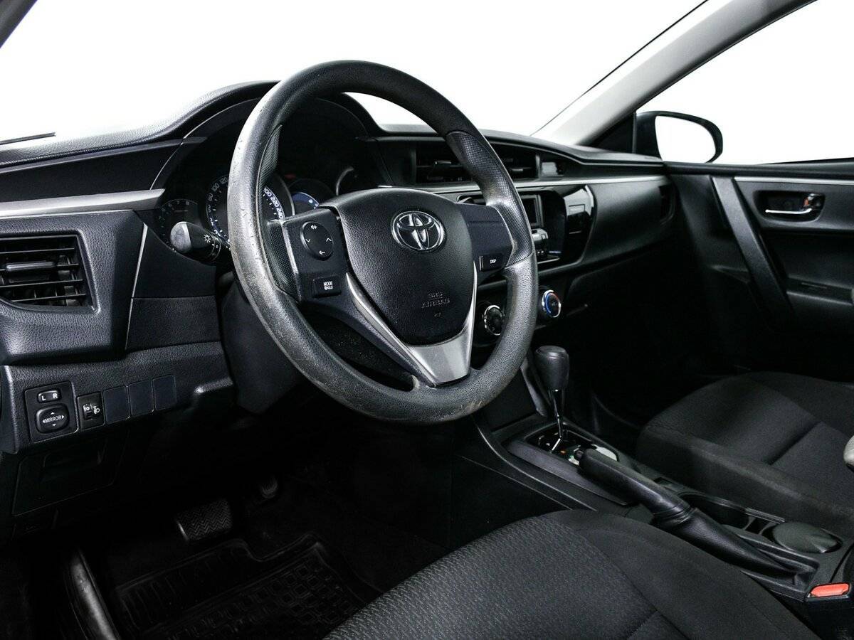 Toyota Corolla с пробегом — 2015 год. Фото: #12