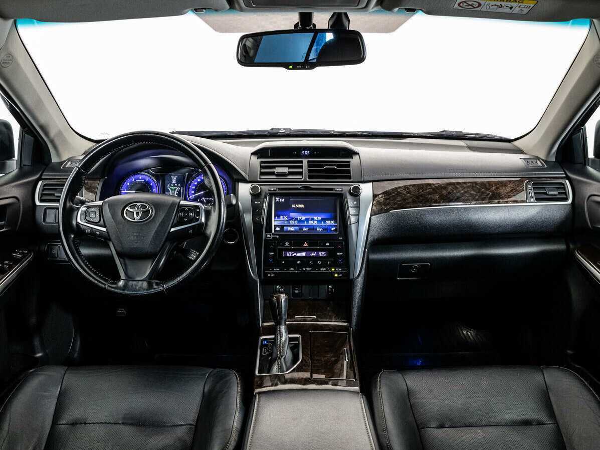 Toyota Camry с пробегом — 2016 год. Фото: #7