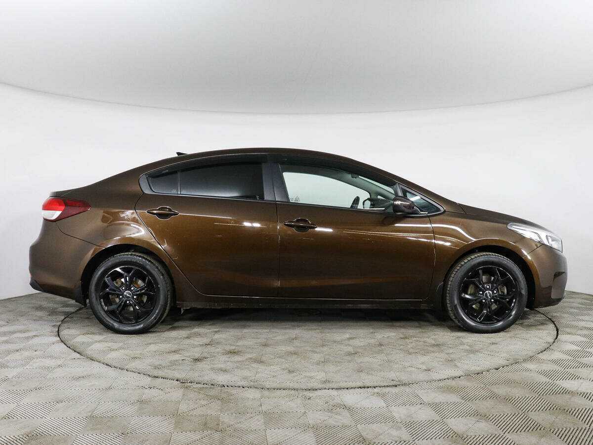 Kia Cerato с пробегом — 2017 год. Фото: #3