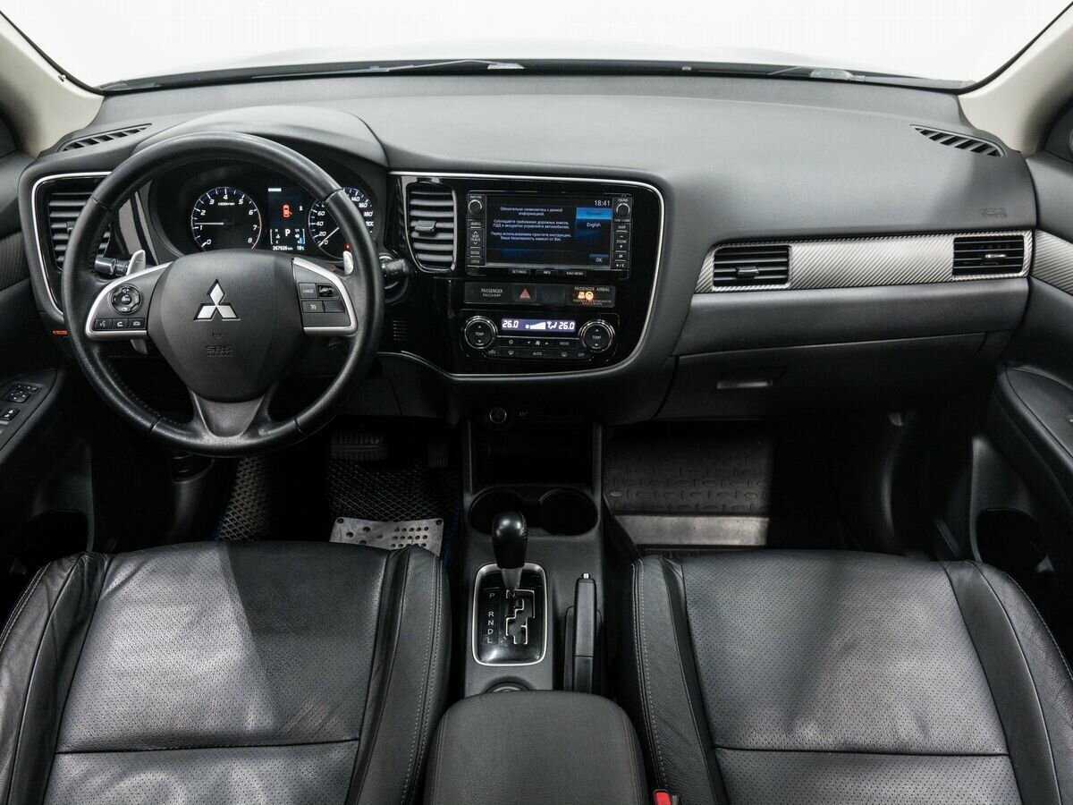 Mitsubishi Outlander с пробегом — 2013 год. Фото: #9