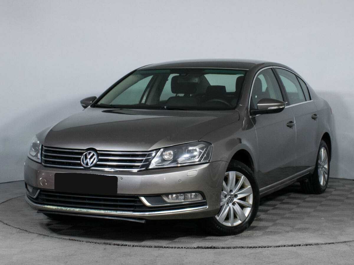 Volkswagen Passat с пробегом — 2012 год. Фото: #0