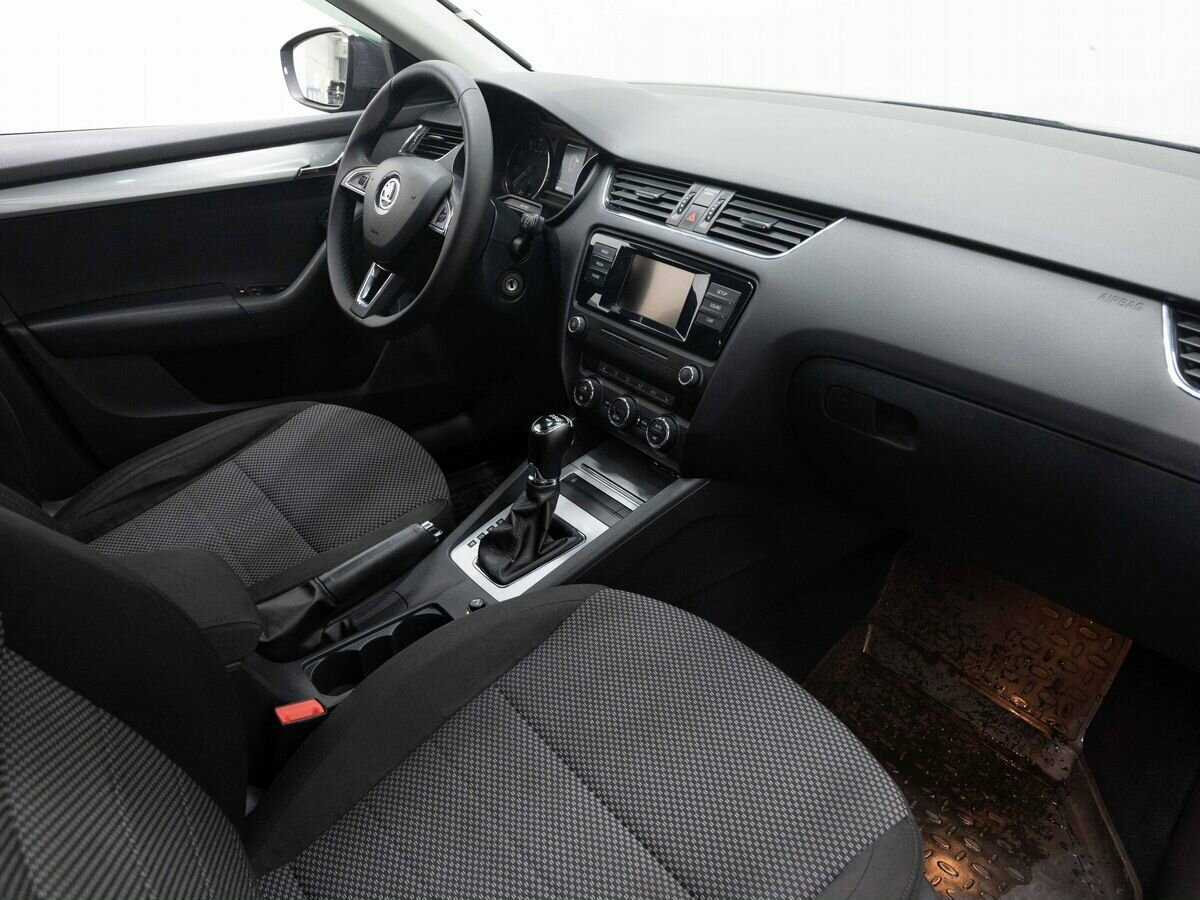 Skoda Octavia с пробегом — 2013 год. Фото: #12