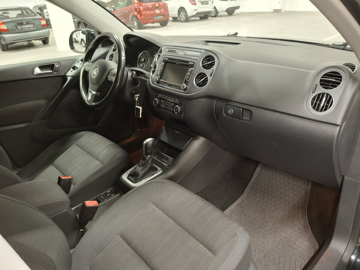 Volkswagen Tiguan с пробегом — 2014 год. Фото: #10