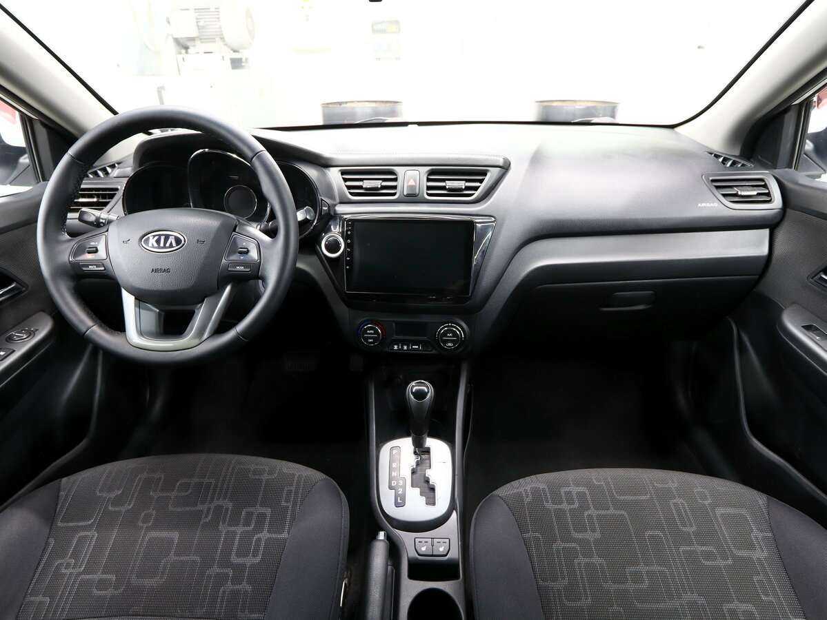 Kia Rio с пробегом — 2012 год. Фото: #10