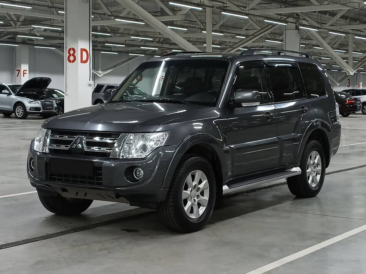 Mitsubishi Pajero с пробегом — 2012 год. Фото: #0
