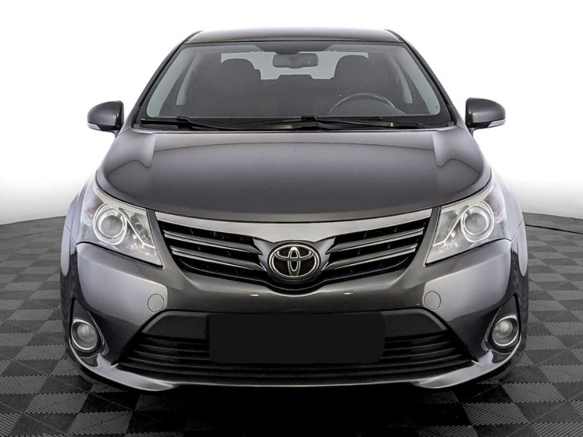 Toyota Avensis с пробегом — 2012 год. Фото: #1