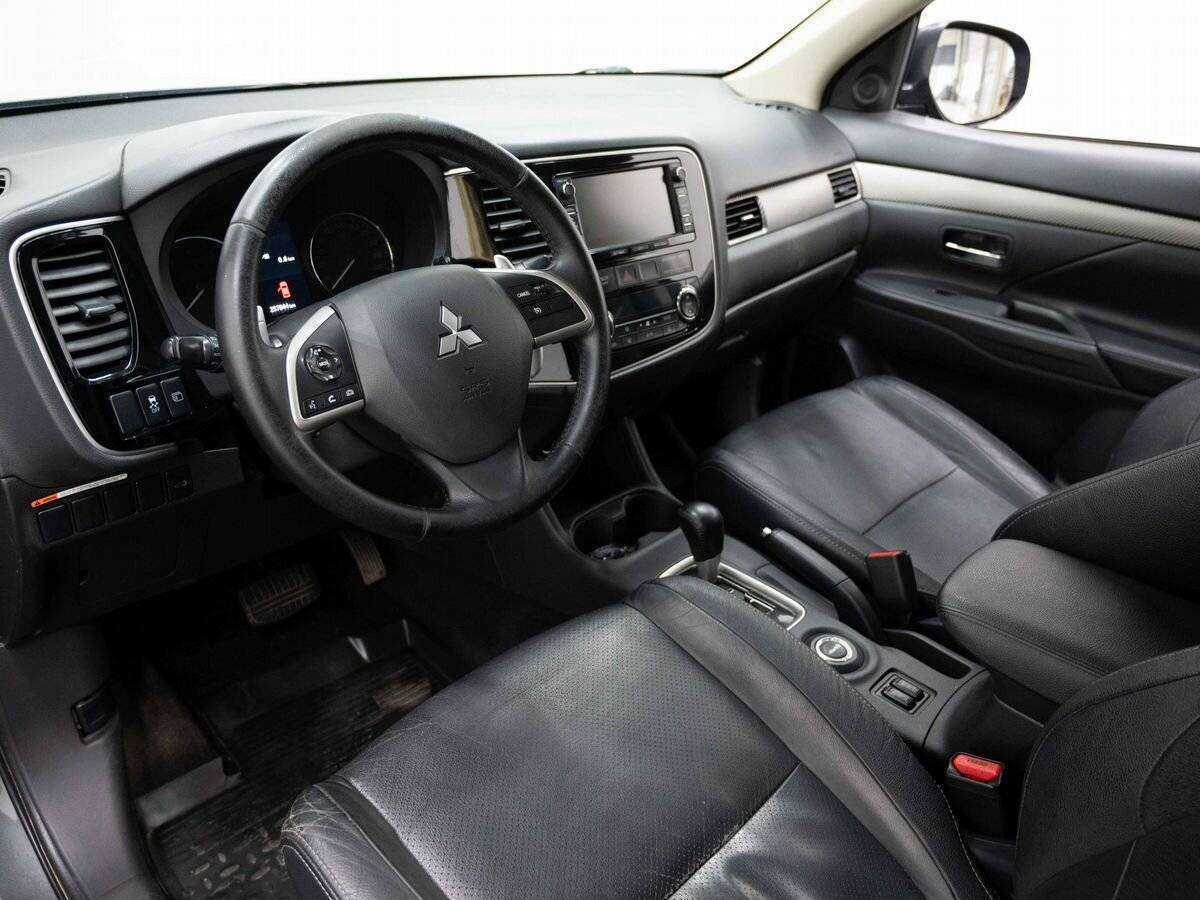 Mitsubishi Outlander с пробегом — 2013 год. Фото: #6