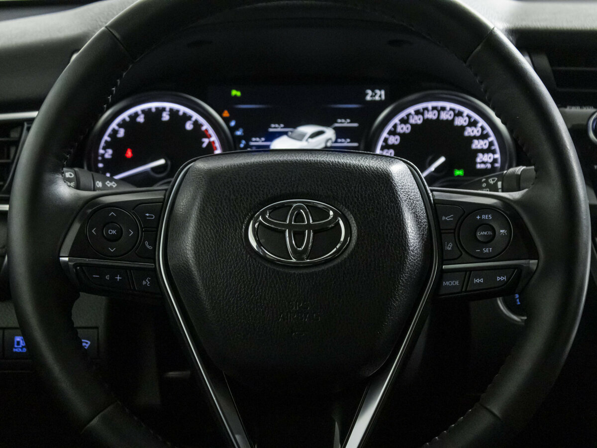Toyota Camry с пробегом — 2020 год. Фото: #9