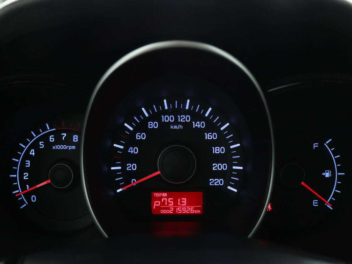Kia Rio с пробегом — 2012 год. Фото: #6