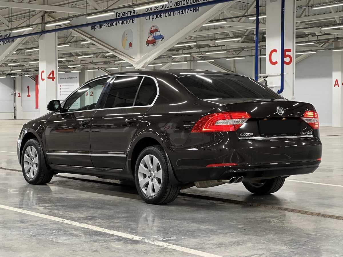Skoda Superb с пробегом — 2013 год. Фото: #6